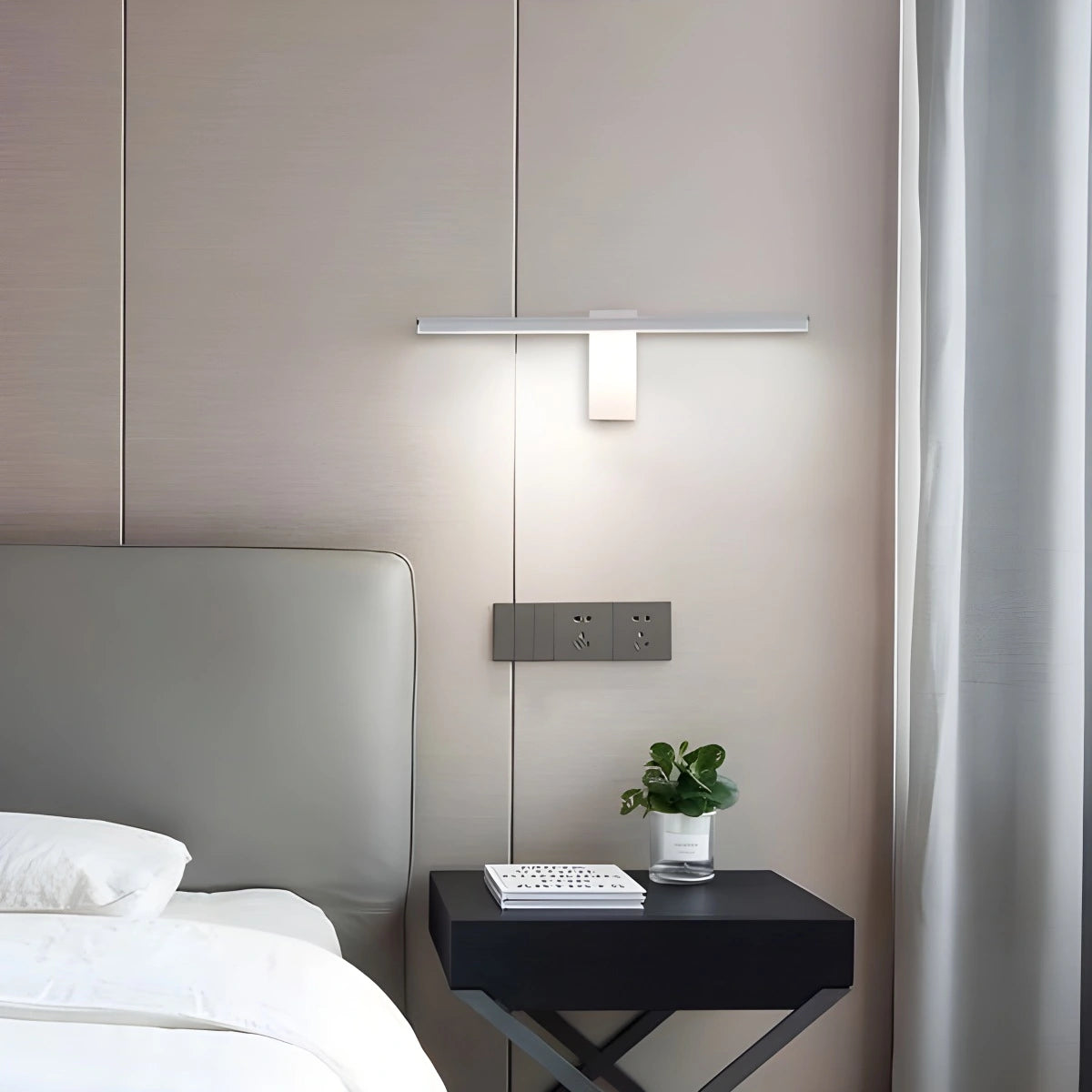 Antizer Bedroom Edge Rotatable Wall Sconce