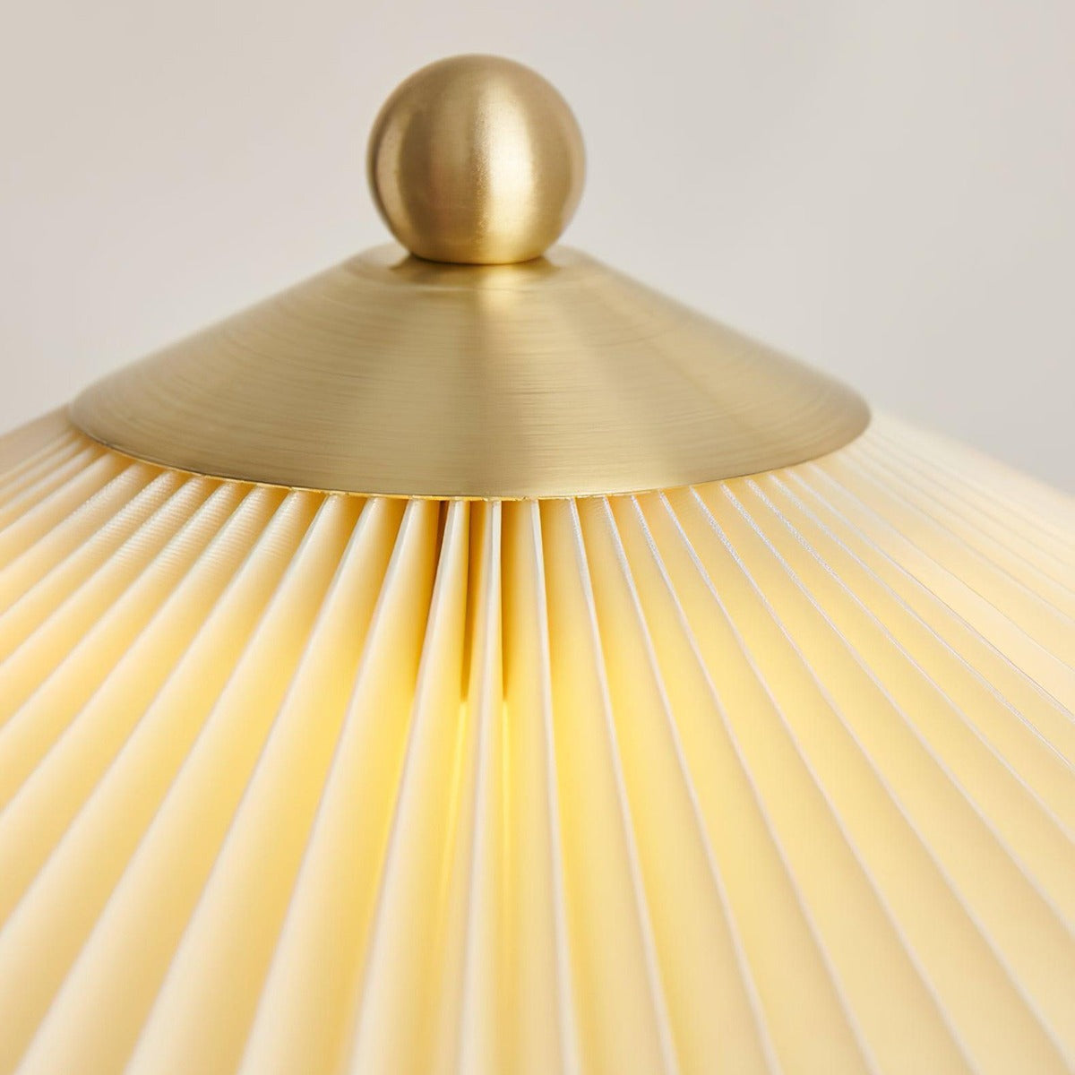 Perla Pleated Table Lamp