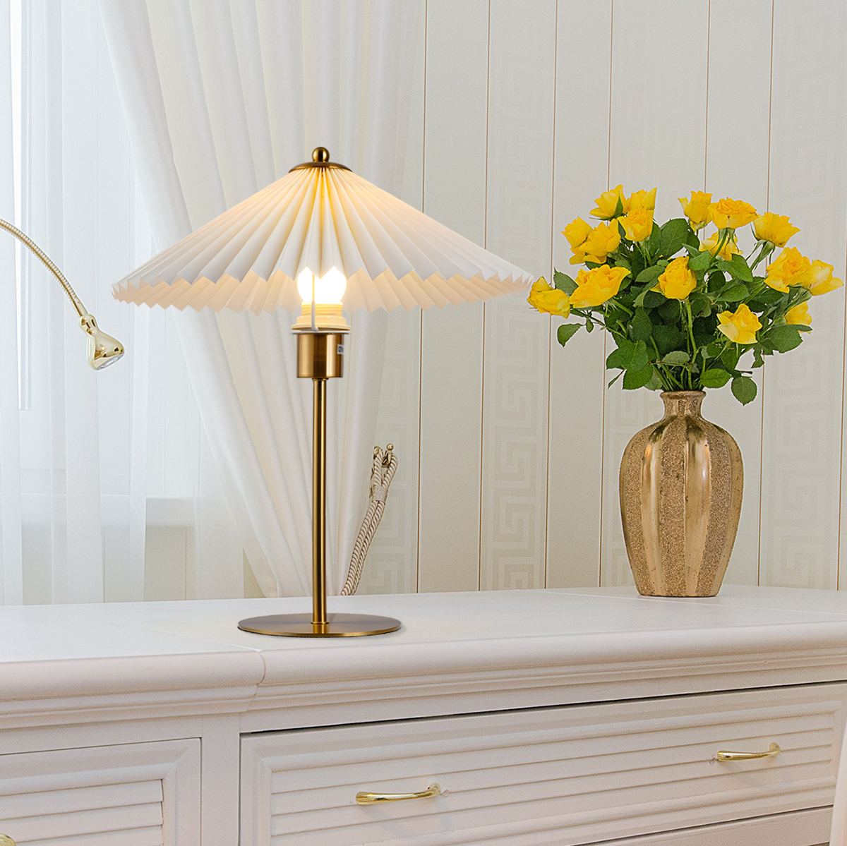 Perla Pleated Table Lamp