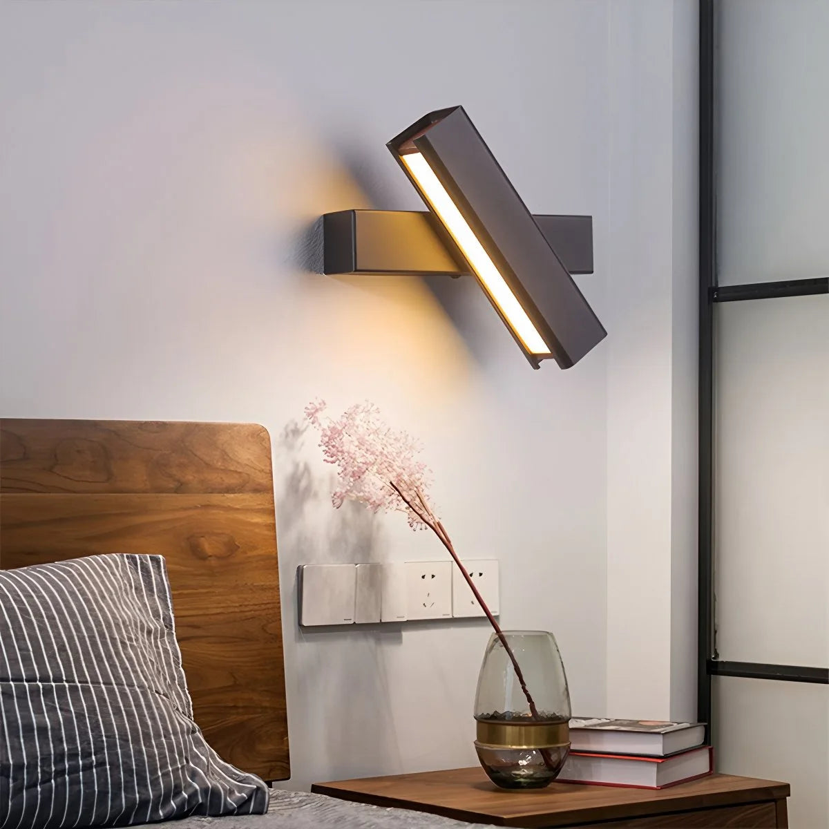 Antizer Adjustable Bar Wall Sconce for Bedroom