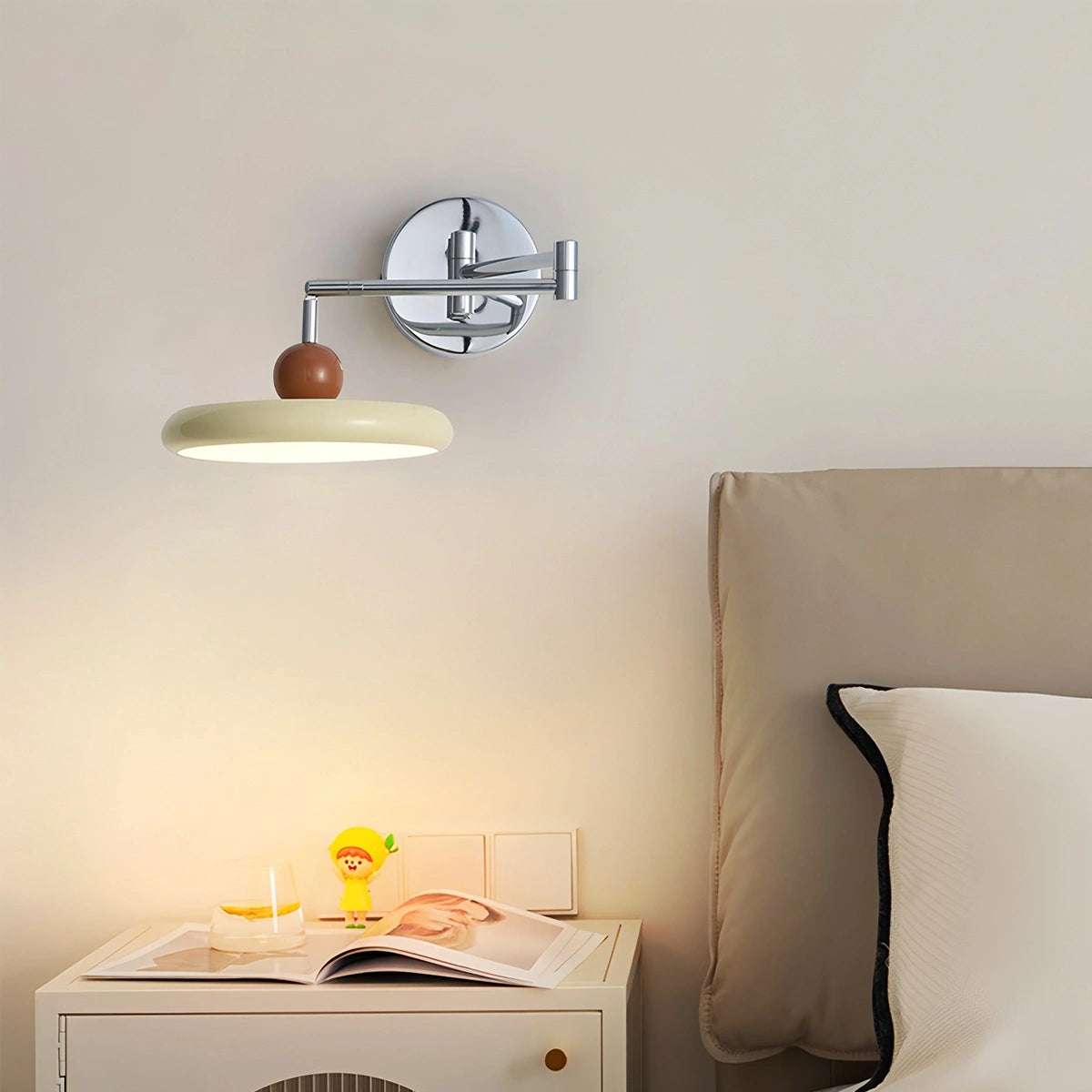Antizer Lola Adjustable Arm Plug-in Wall Lamp
