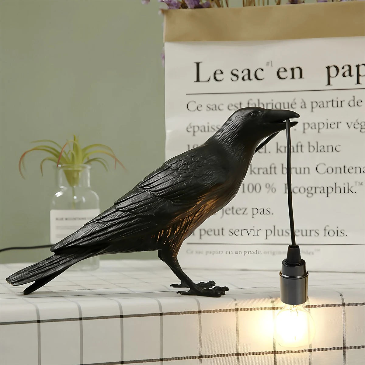 Antizer Raven Resin Table Lamp