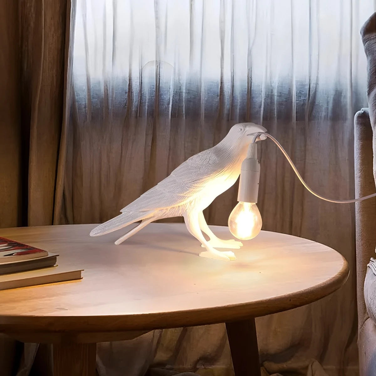 Antizer Raven Resin Table Lamp
