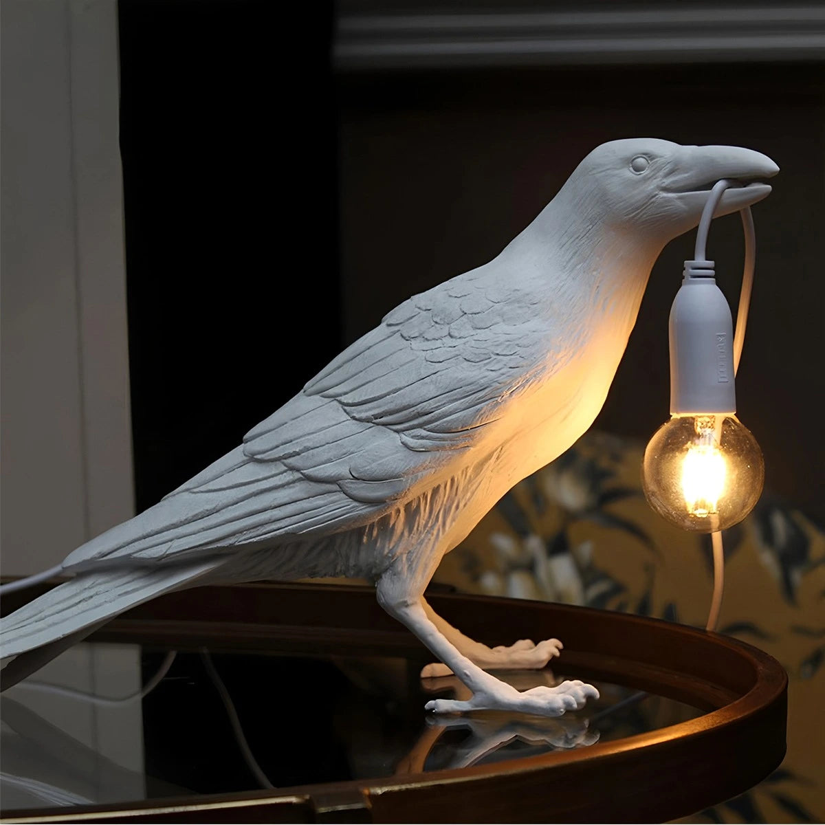 Antizer Raven Resin Table Lamp