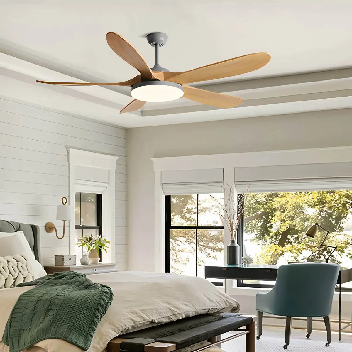 Antizer 5-leaf Solid Wood Ceiling Fan Light