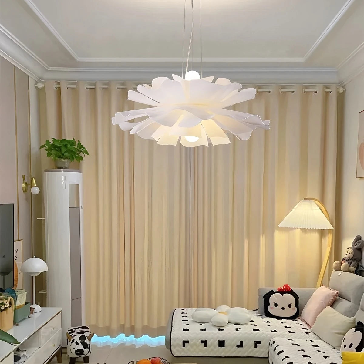 Antizer White Flower Pendant Light for Living Room