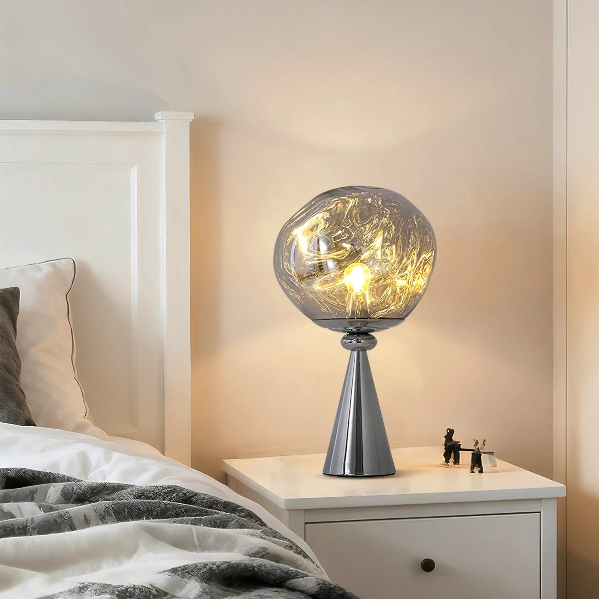 Antizer Lava Cone Fat Table Lamp