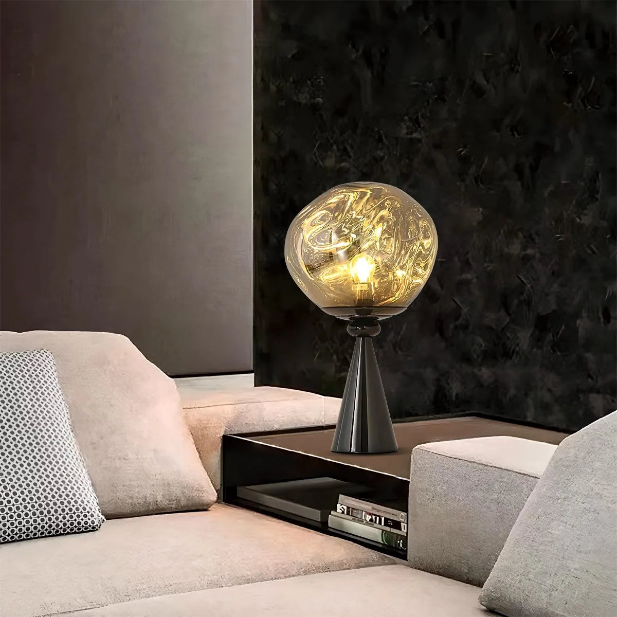 Antizer Lava Cone Fat Table Lamp