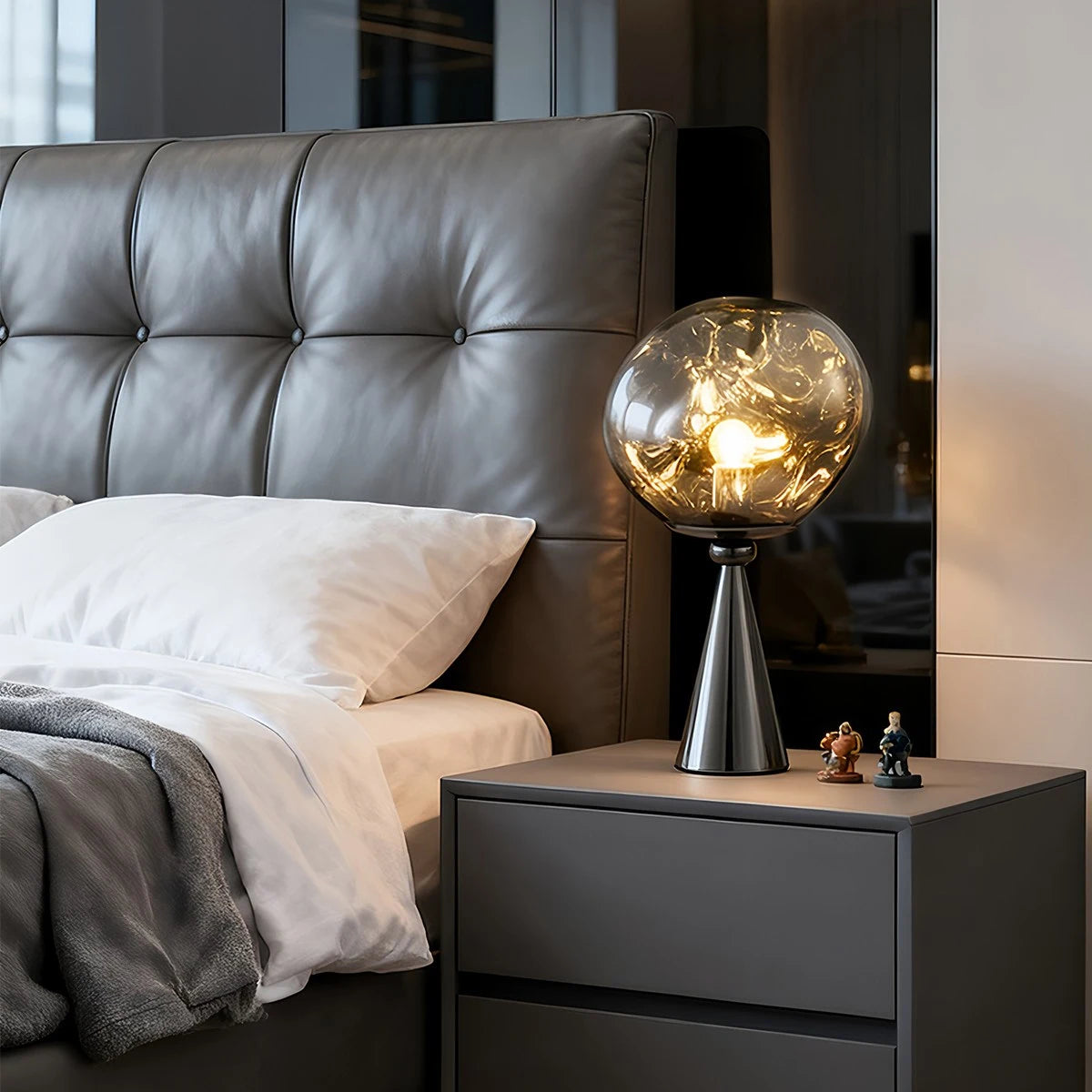 Antizer Lava Cone Fat Table Lamp