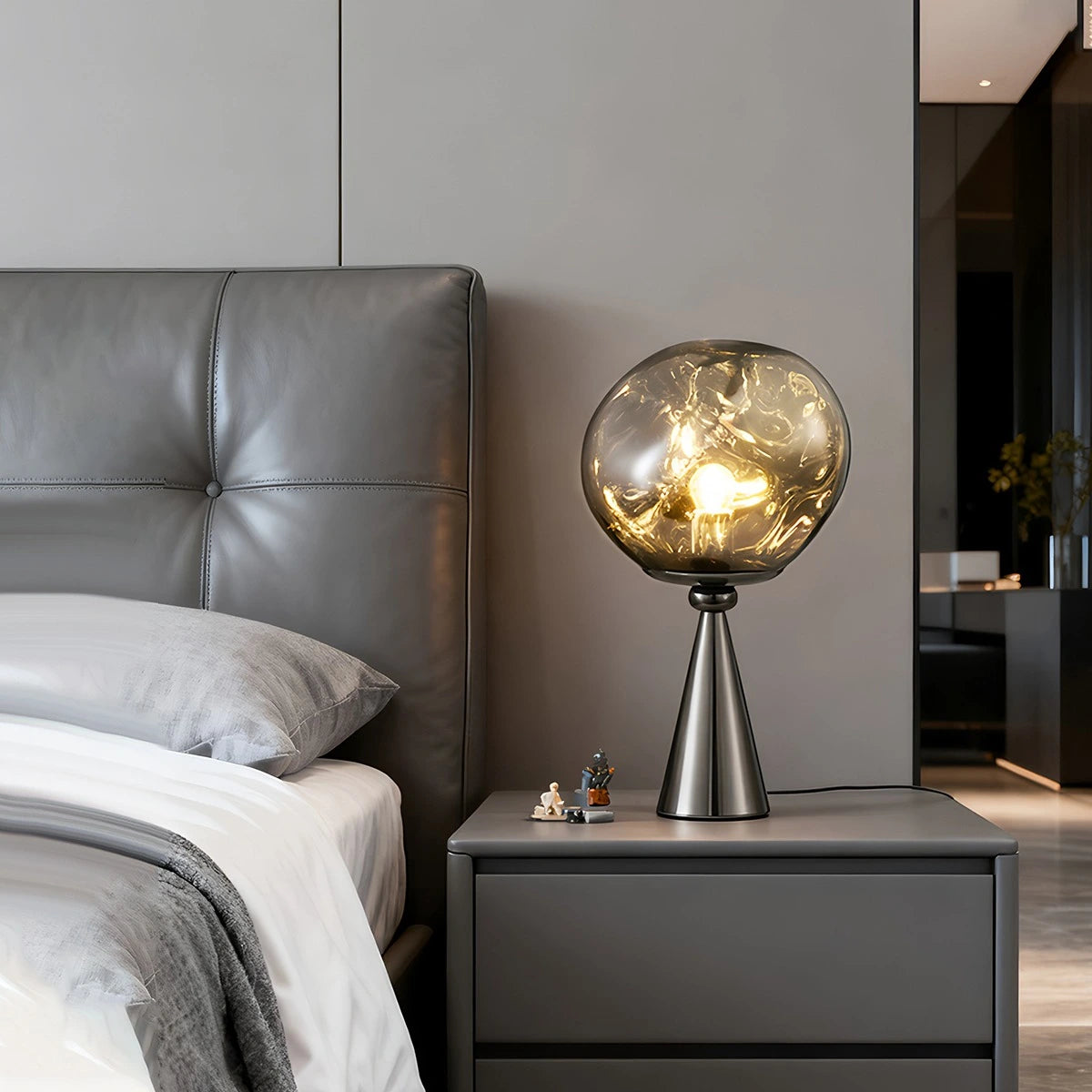 Antizer Lava Cone Fat Table Lamp