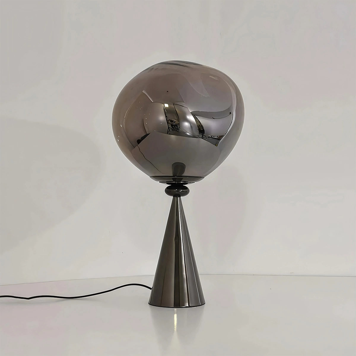 Antizer Lava Cone Fat Table Lamp