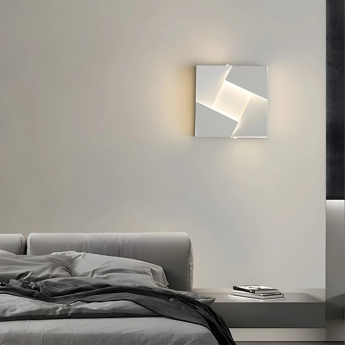 Antizer Shadows Grand Wall Sconce Lamp
