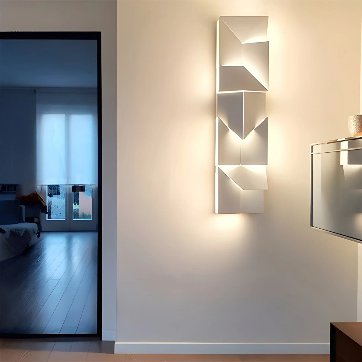 Antizer Shadows Grand Wall Sconce Lamp
