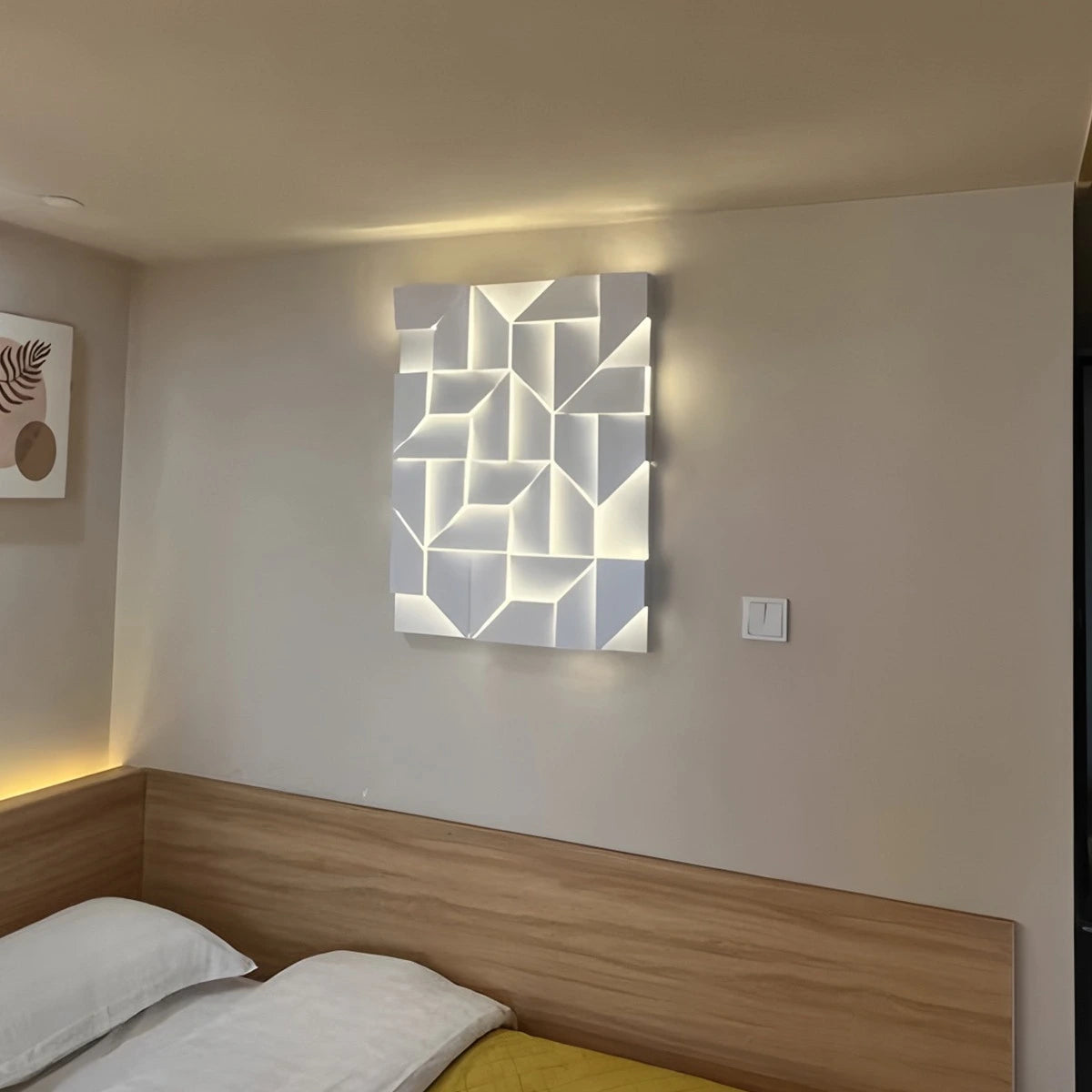 Antizer Shadows Grand Wall Sconce Lamp