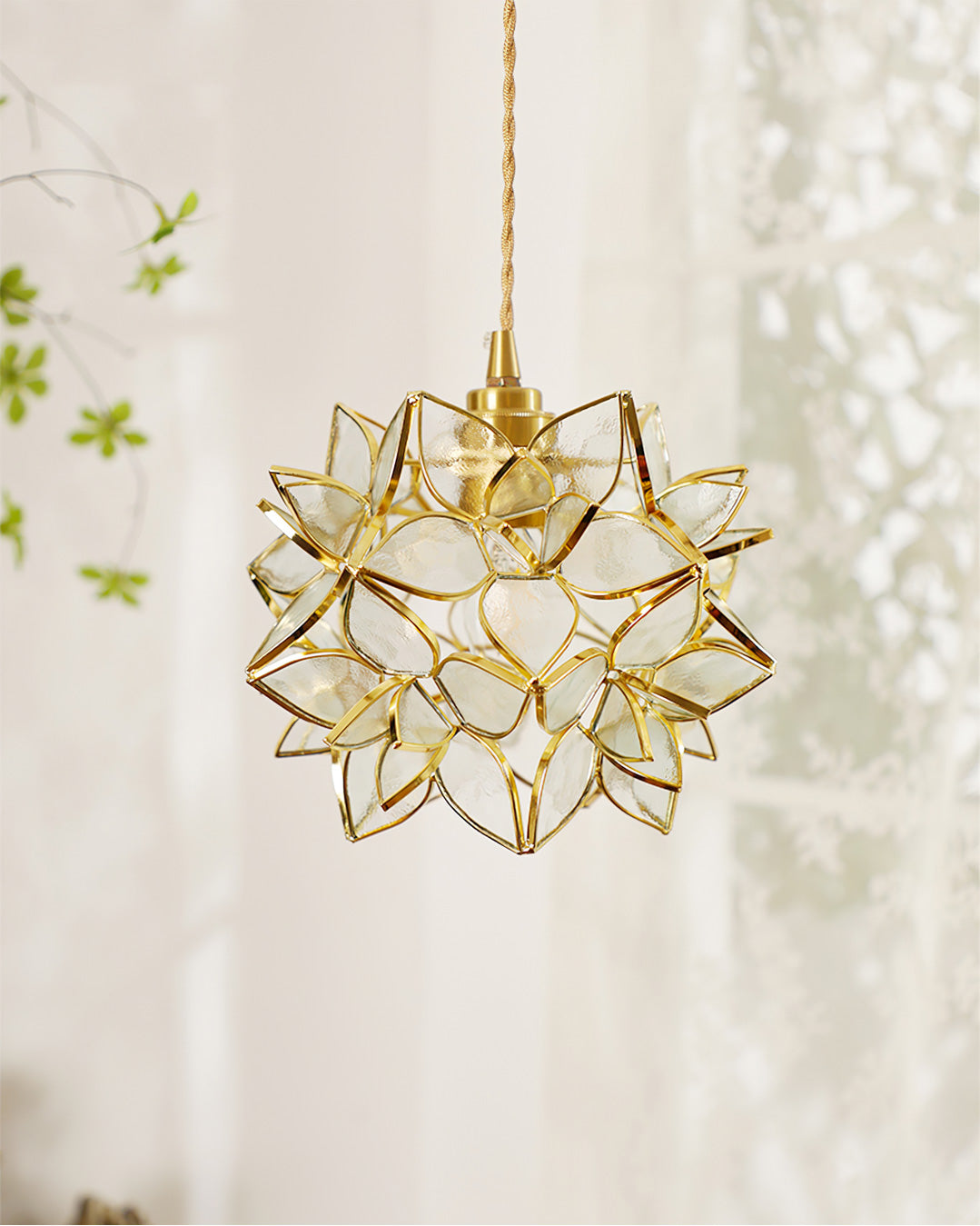 Elegant Capiz Shell Flower Pendant Lamp, Brass Finish, Dimmable, Modern Lighting