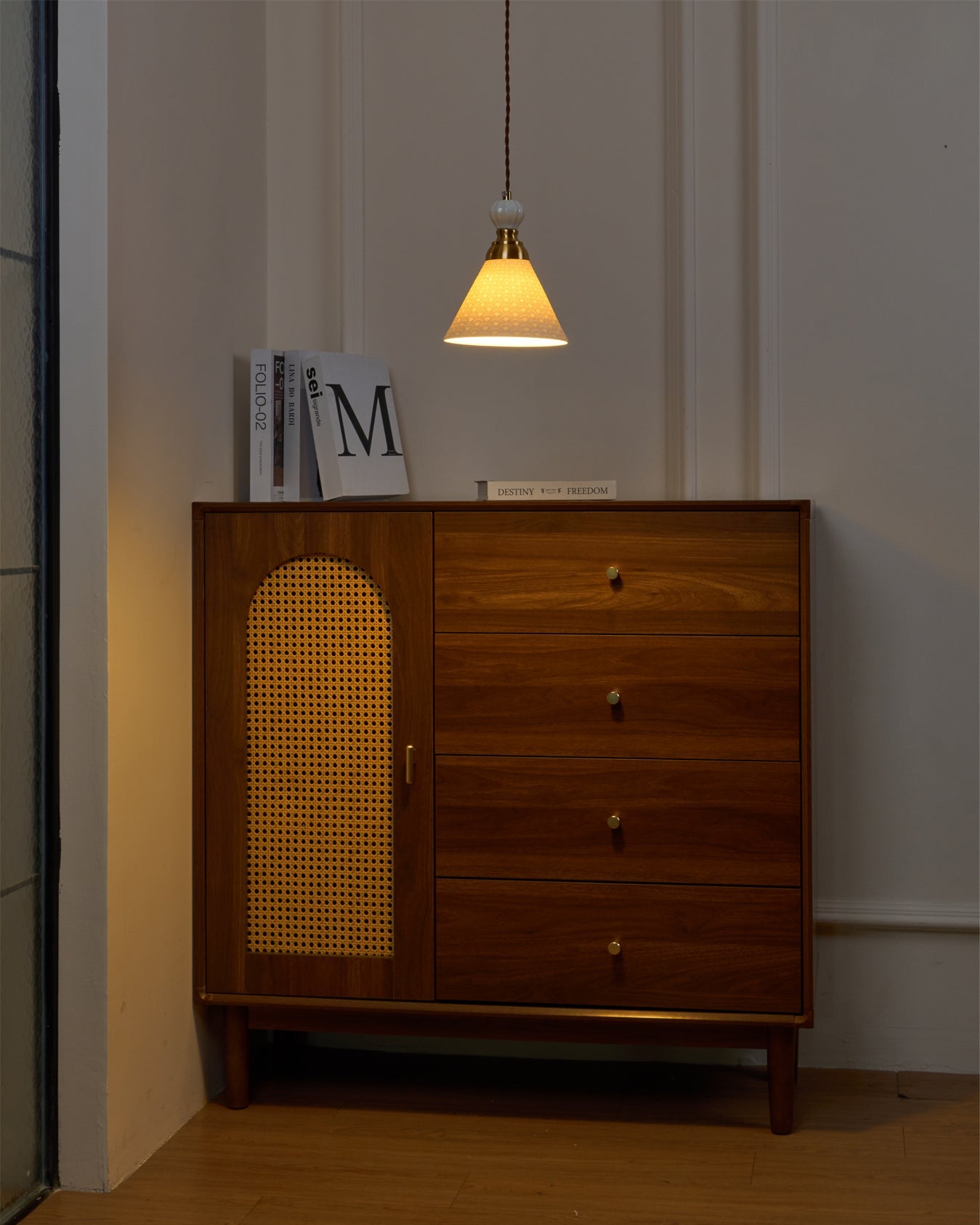 Elegant Nordic White Ceramic Pendant Lamp with Brass Accents for Modern Interiors