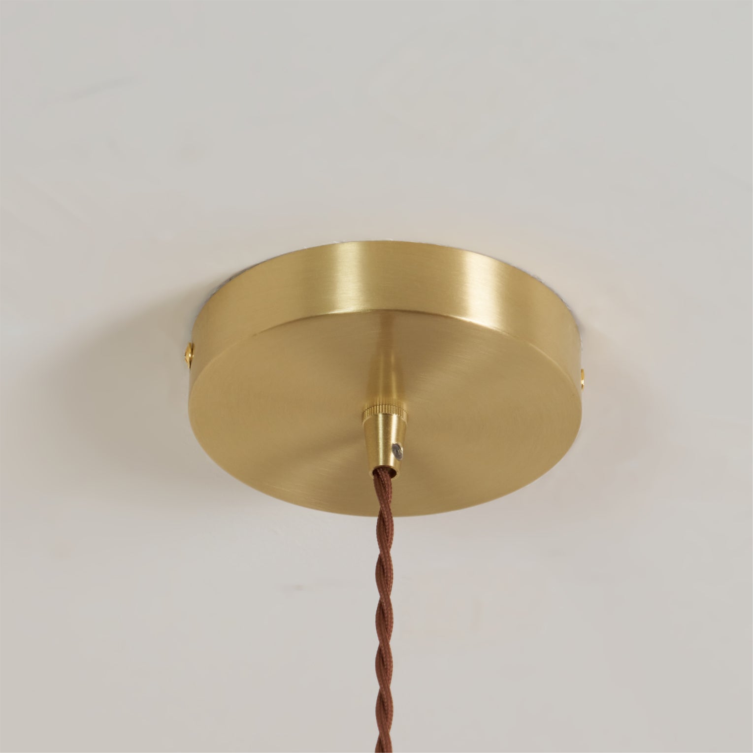 Elegant Nordic White Ceramic Pendant Lamp with Brass Accents for Modern Interiors