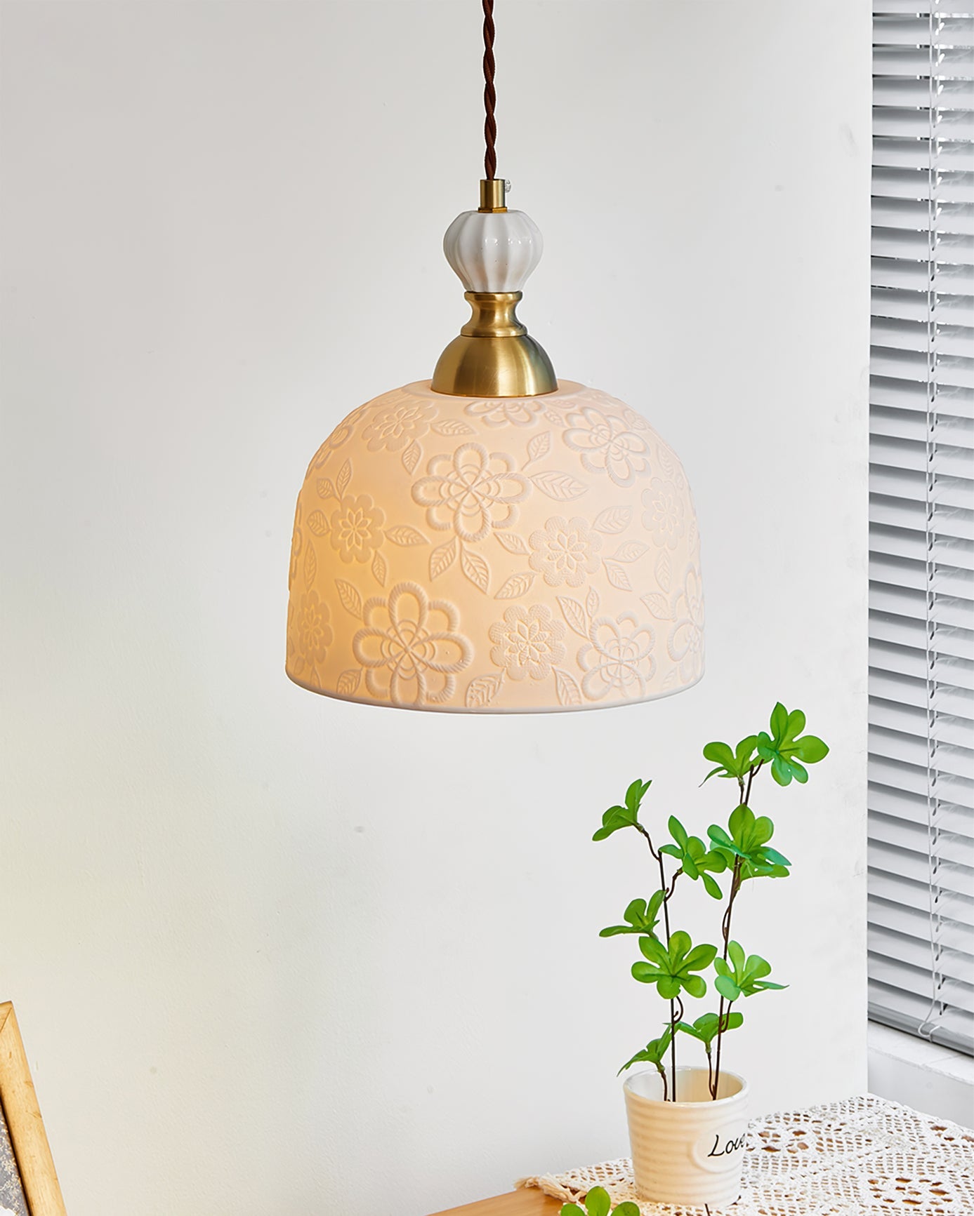 Elegant Nordic White Ceramic Pendant Lamp with Brass Accents for Modern Interiors