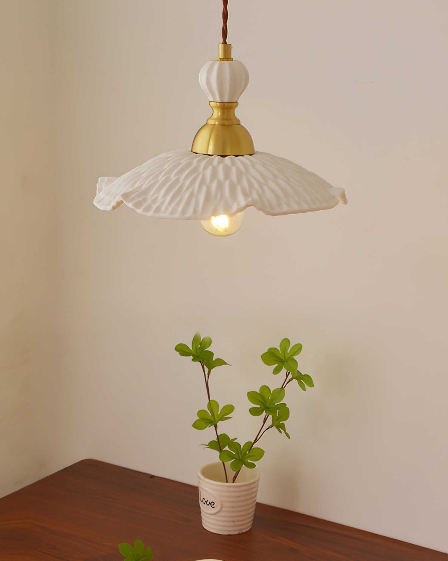 Elegant Nordic White Ceramic Pendant Lamp with Brass Accents for Modern Interiors