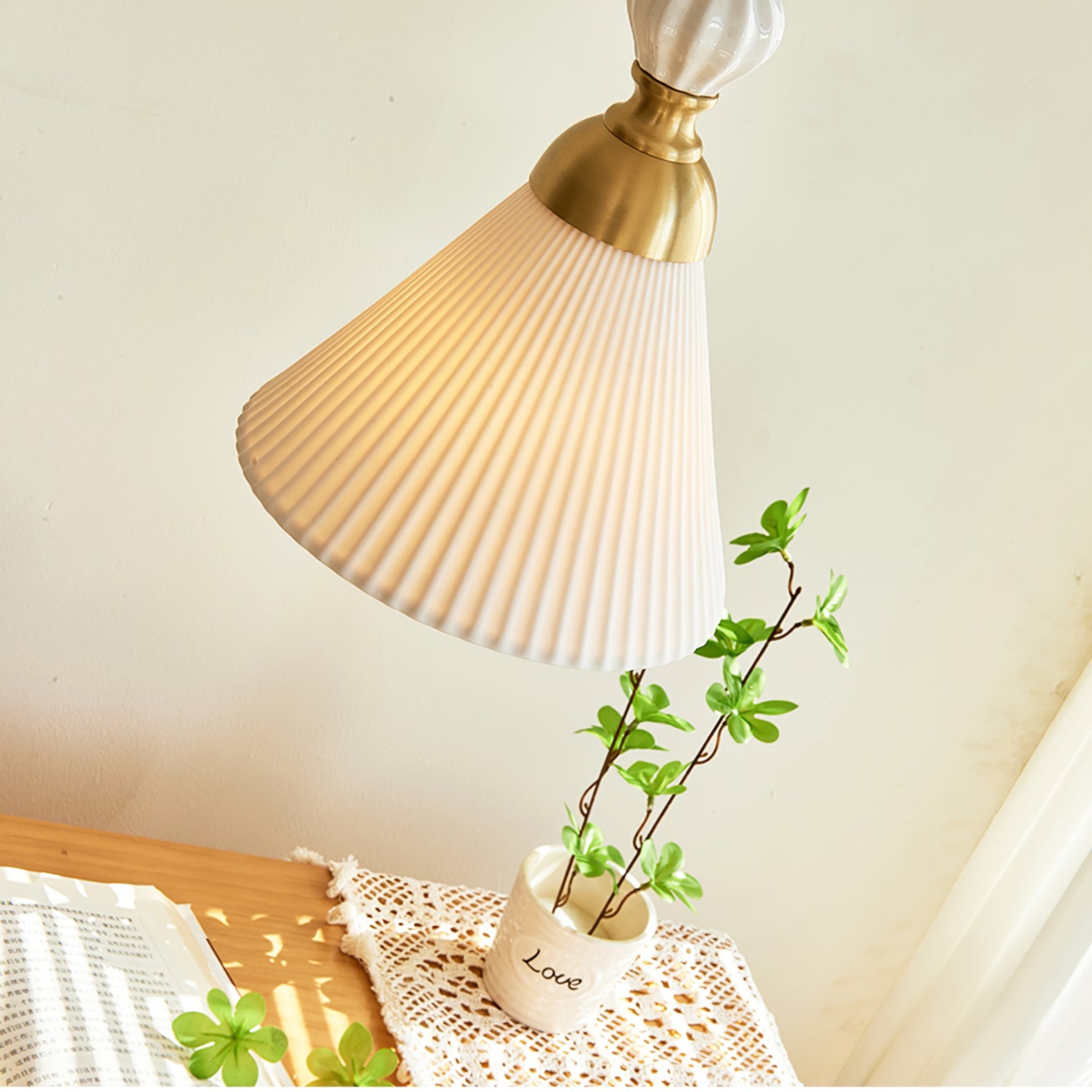 Elegant Nordic White Ceramic Pendant Lamp with Brass Accents for Modern Interiors
