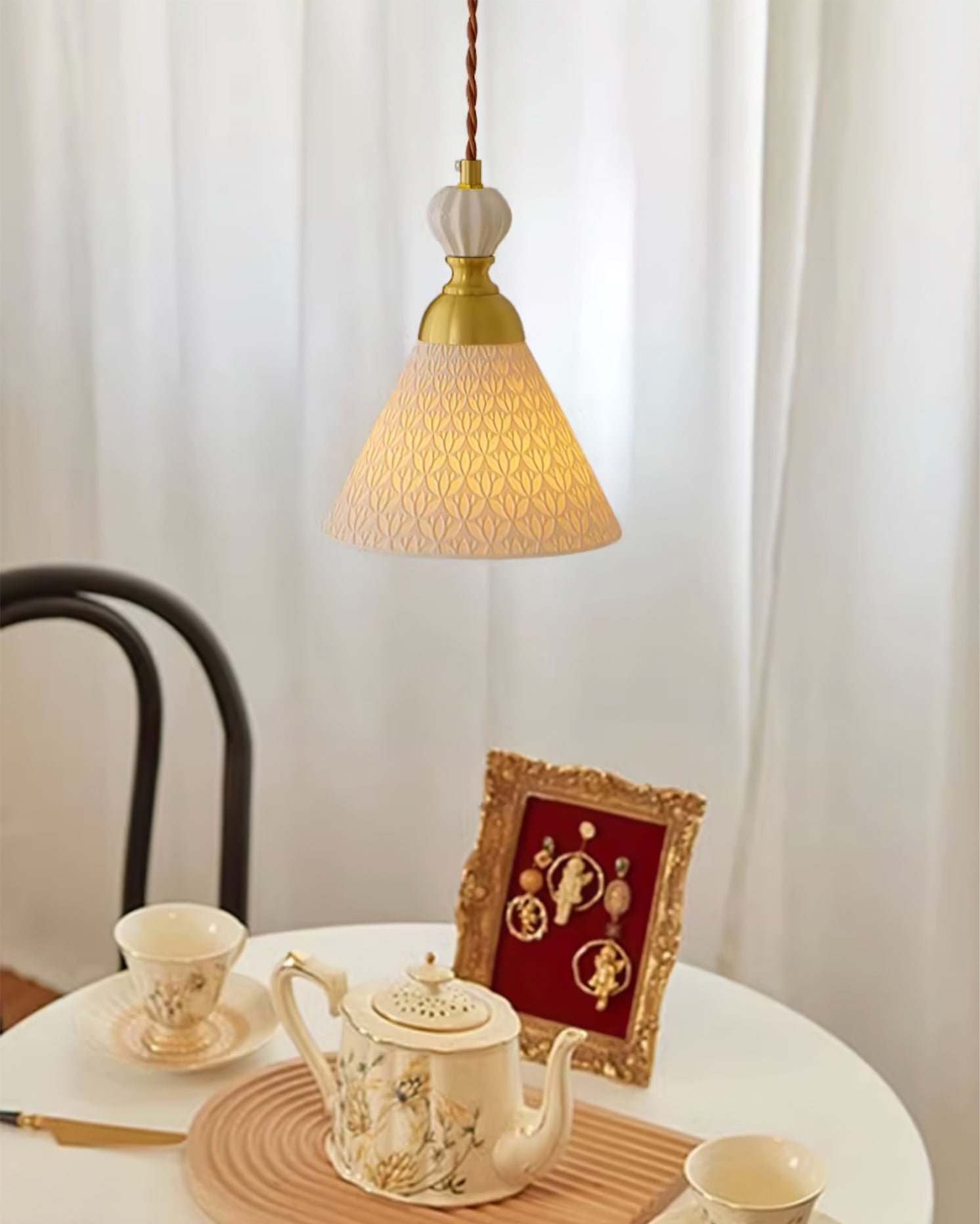 Elegant Nordic White Ceramic Pendant Lamp with Brass Accents for Modern Interiors