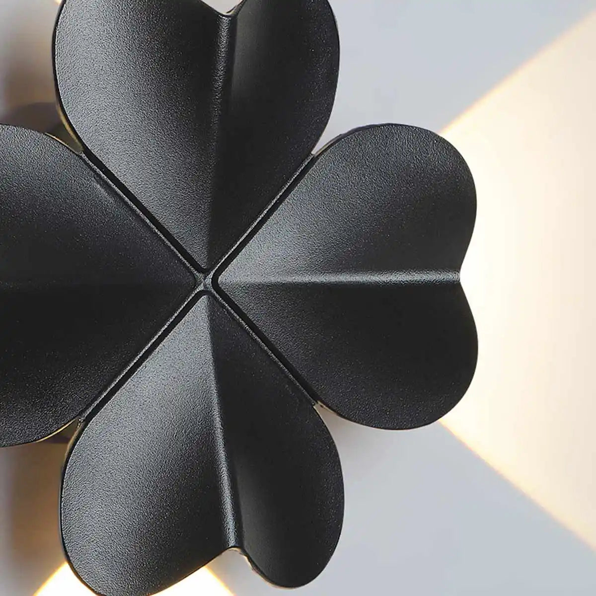 Antizer Creative Four Leaf Clover Aluminum Outdoor Wall Sconce