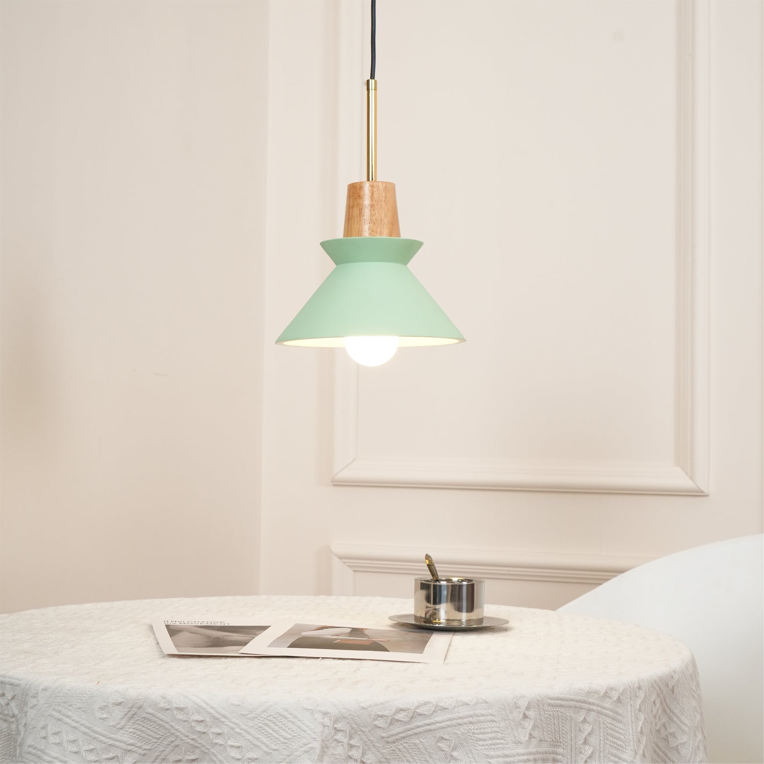 Modern Scandinavian Resin Wood Pendant Lamp, Nordic Style Ceiling Light Fixture