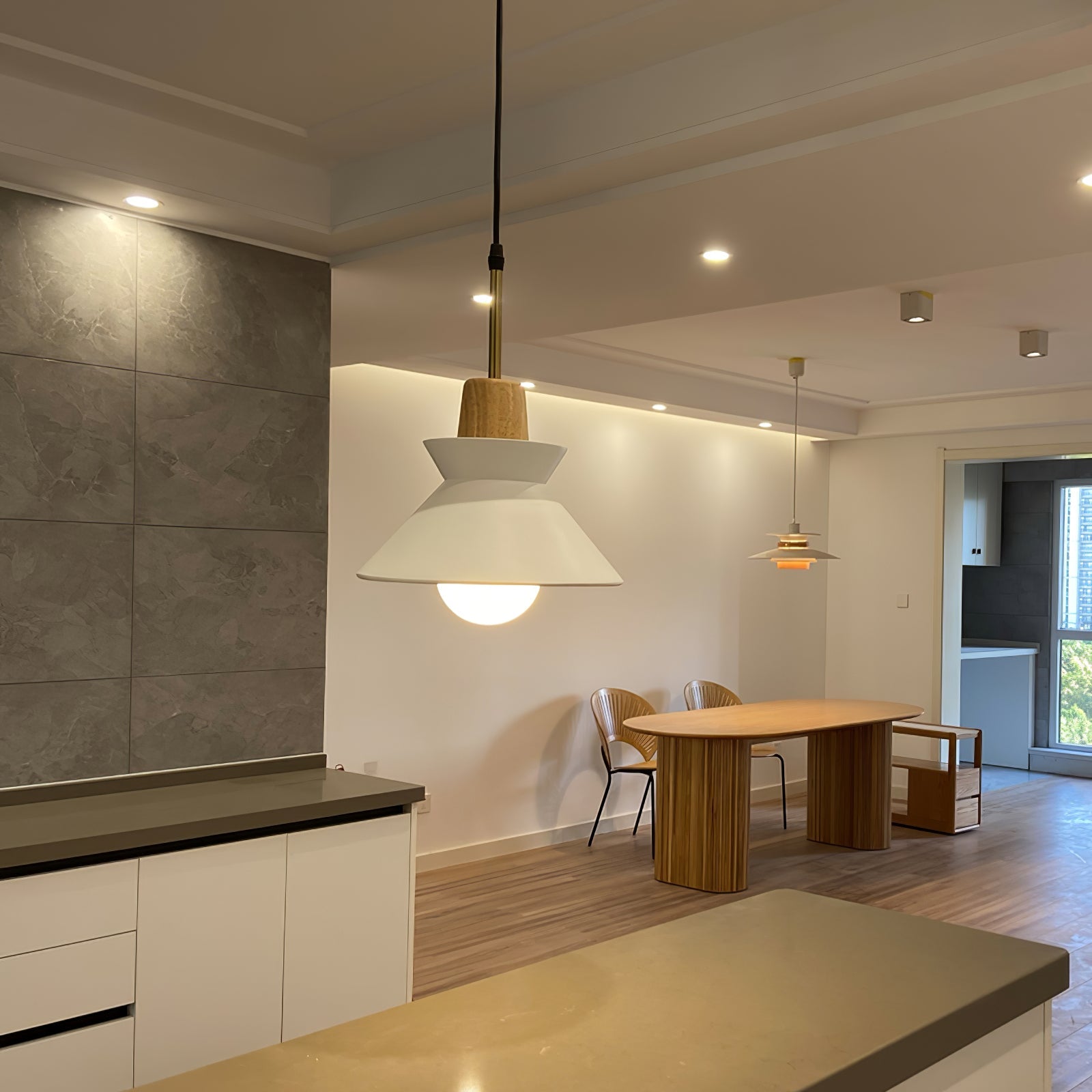 Modern Scandinavian Resin Wood Pendant Lamp, Nordic Style Ceiling Light Fixture