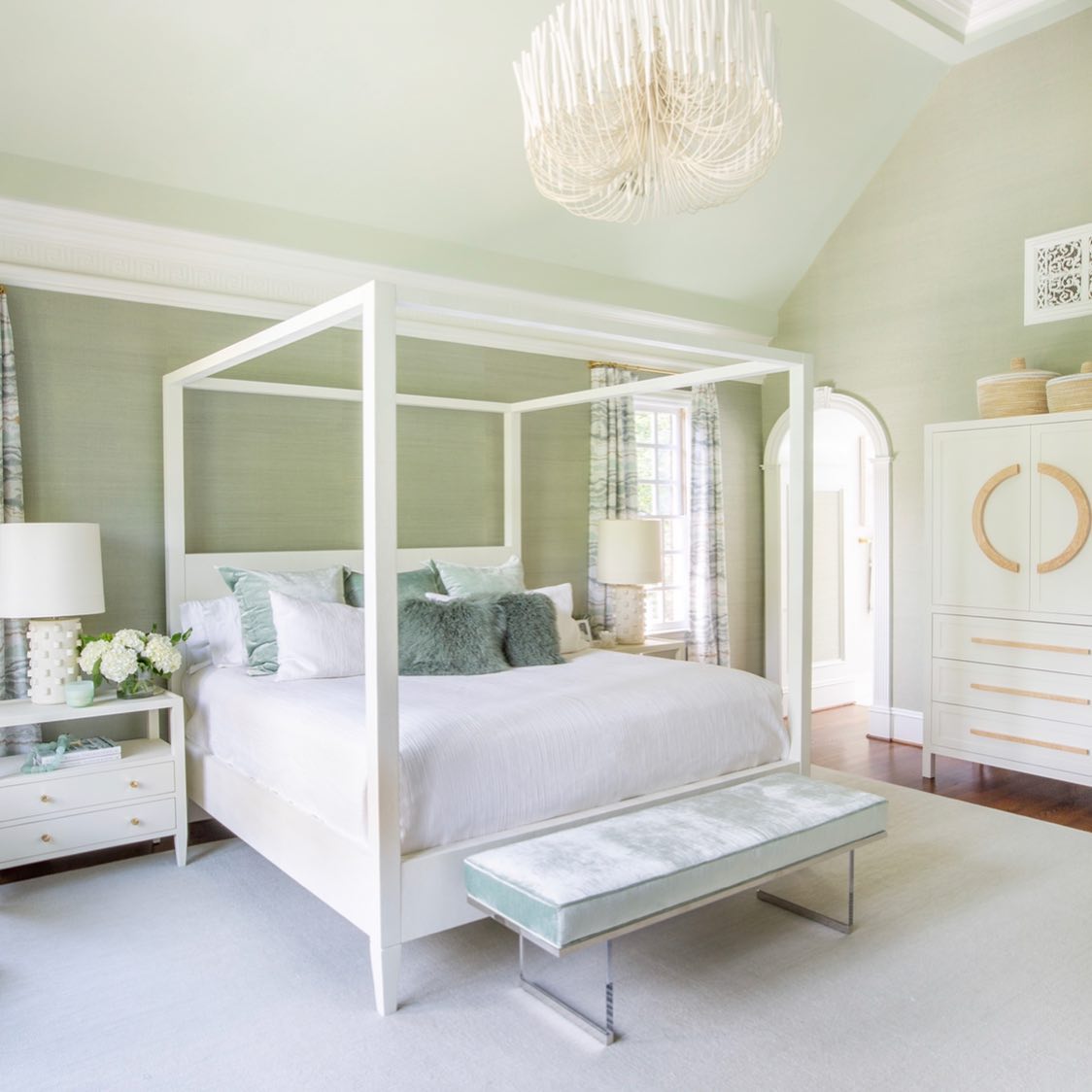 Modern Organic Twiggy Chandelier - Elegant Metal Branch Design Statement Lighting