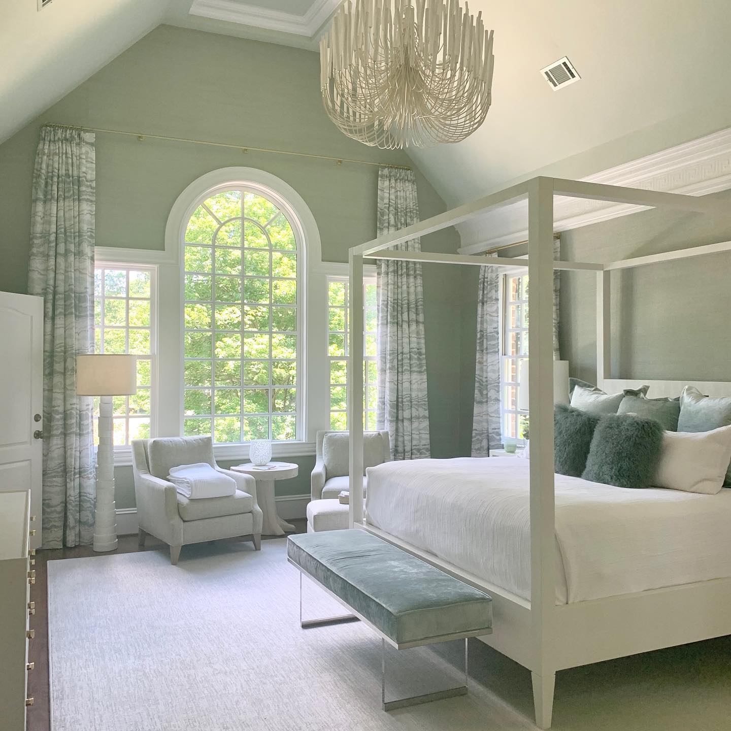 Modern Organic Twiggy Chandelier - Elegant Metal Branch Design Statement Lighting