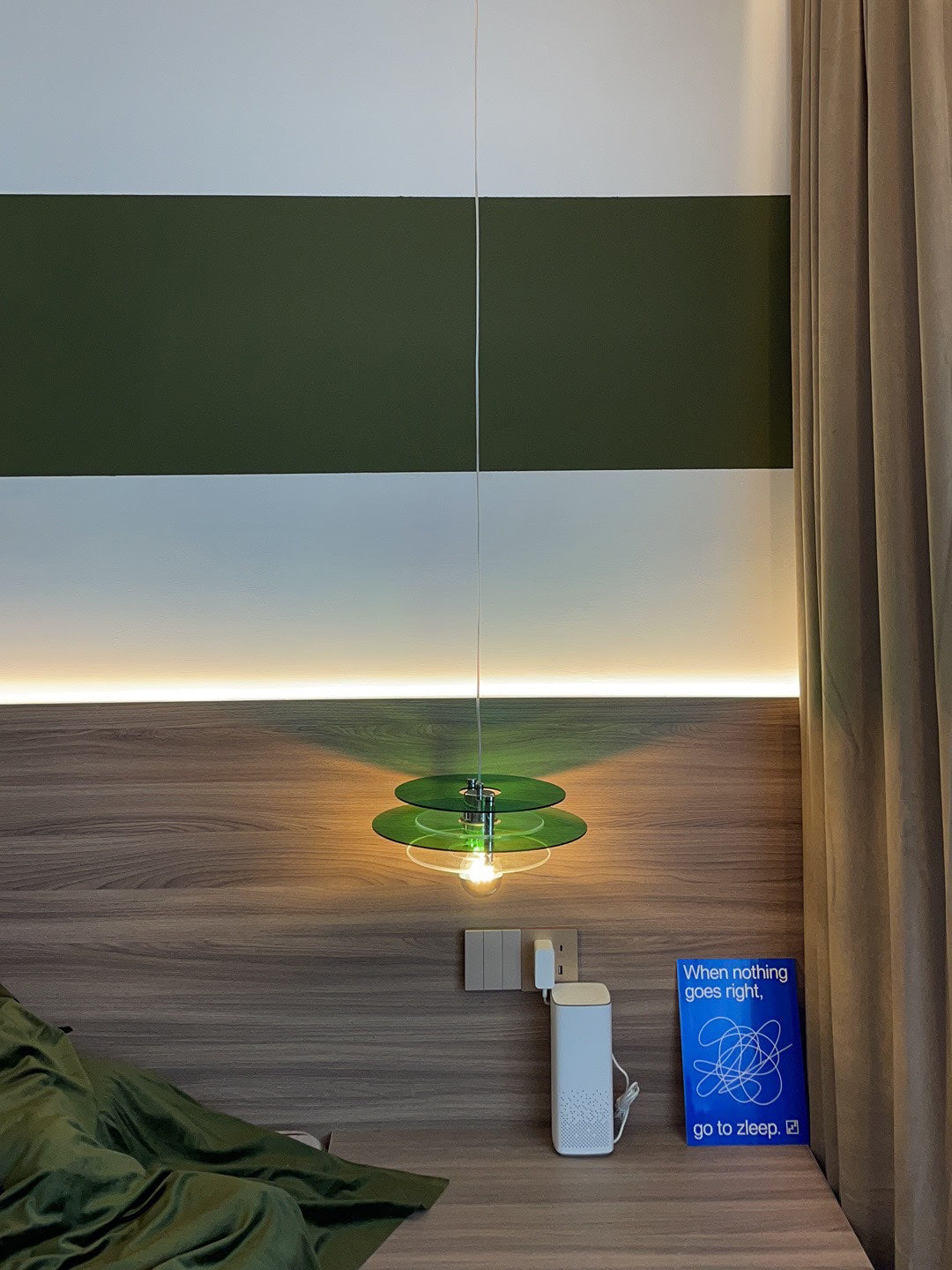 Modern Geometric Acrylic Disc Pendant Light - Elegant Reflective Ceiling Fixture