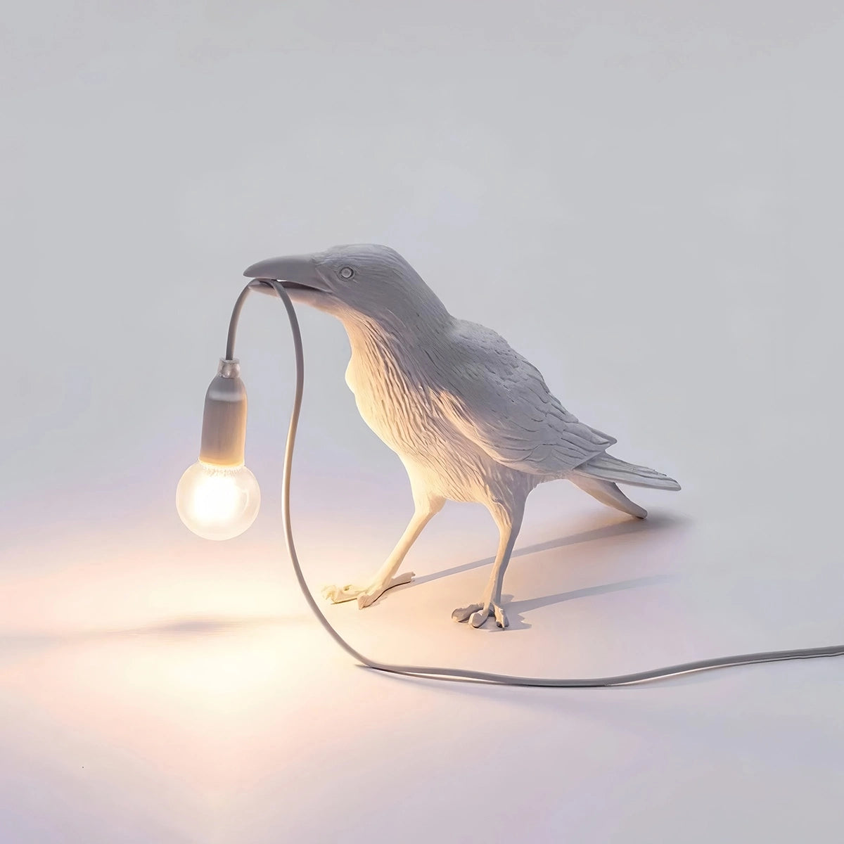 Antizer Raven Resin Table Lamp