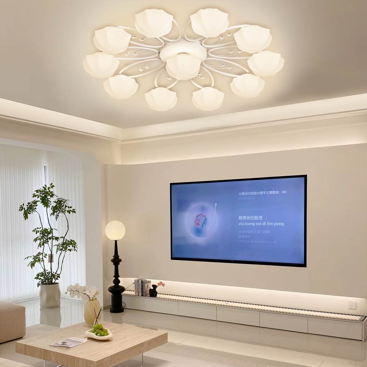 Light Luxury French Bud Ceiling Lamp